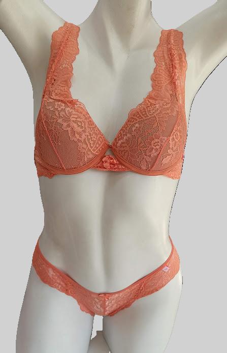 Conjunto todo em renda
