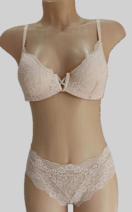 Conjunto todo em renda  Nude em V